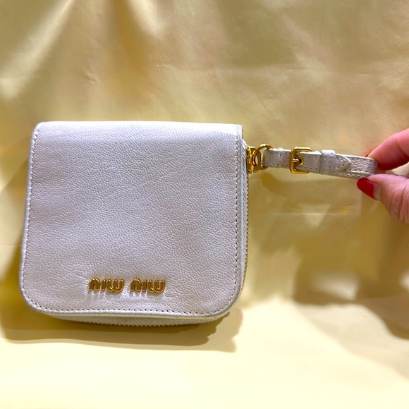 NWOT Miu Miu Two-Fold White Wallet - Picture 1 of 8